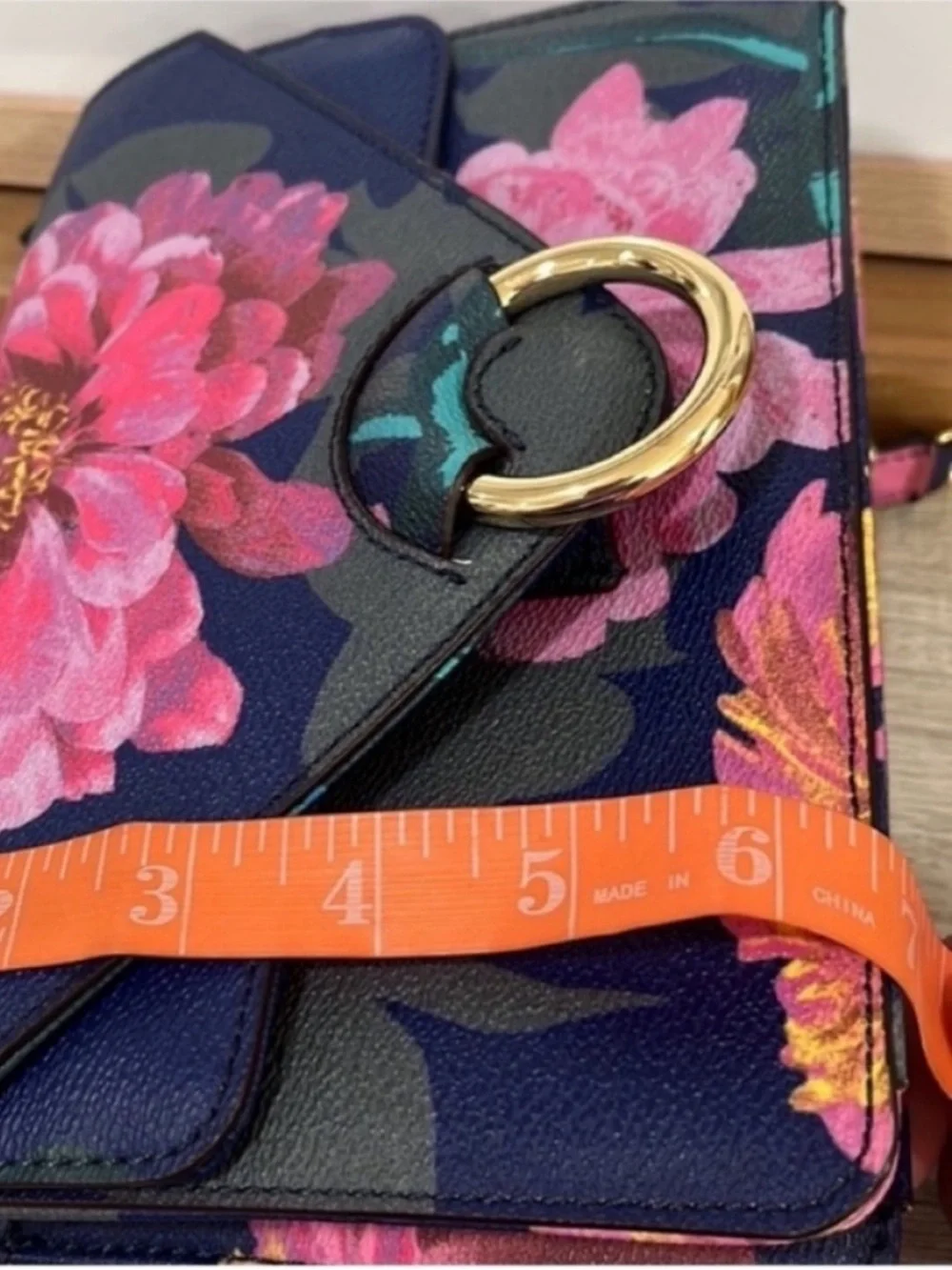 Banana Republic Classic Faux Leather Floral Daisy Crossbody Bag, NWT